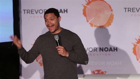 El Lanzamiento de la Fundación Trevor Noah: Una Historia de Risa y Reflexión Social